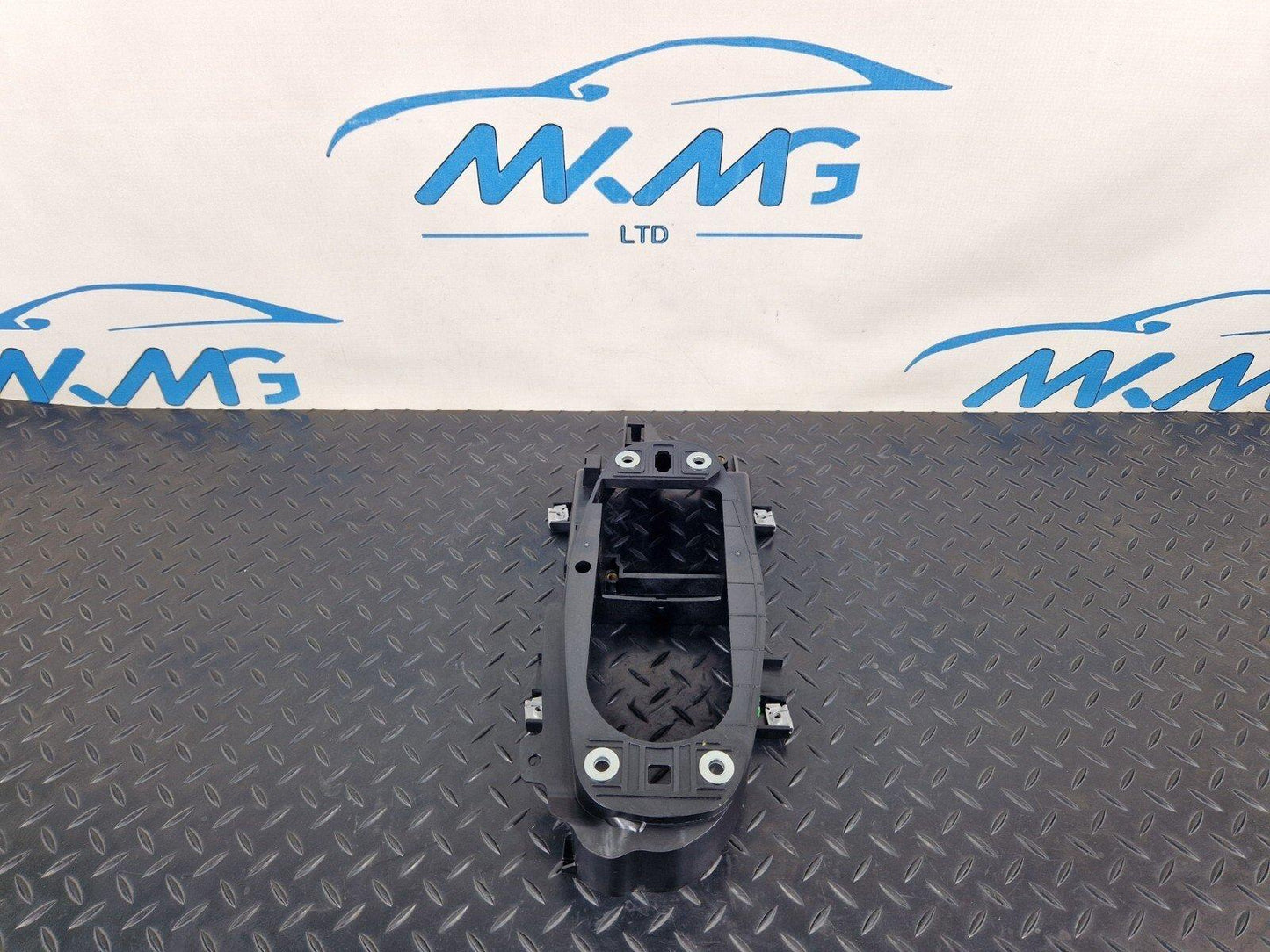16-19 AUDI A4 AVANT B9 S-LINE GEAR SHIFTING MECHANISM MOUNTING FRAME 8W2863531