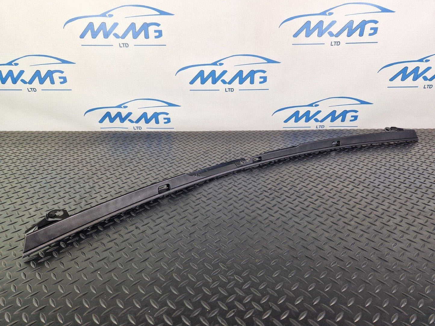 14-19 MERCEDES BENZ GLA X156 UNDER BONNET WINDSCREEN WASHER JET TRIM A1768600014