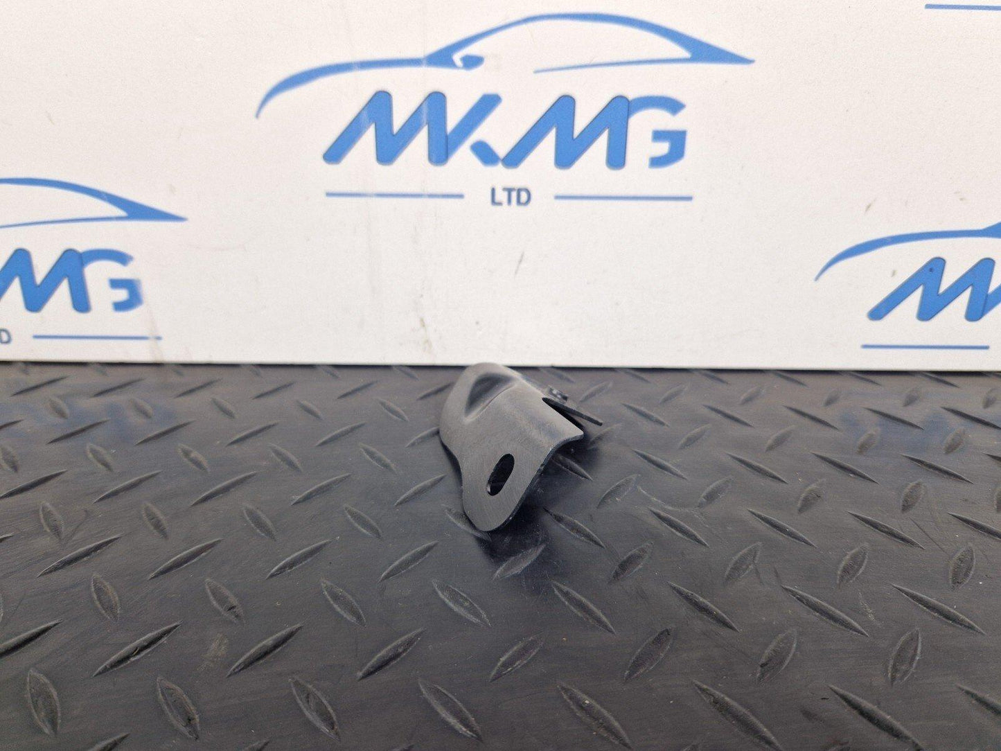 18-ON MERCEDES SPRINTER W907 W910 FRONT LEFT WING HOLDER BRACKET A9108811300