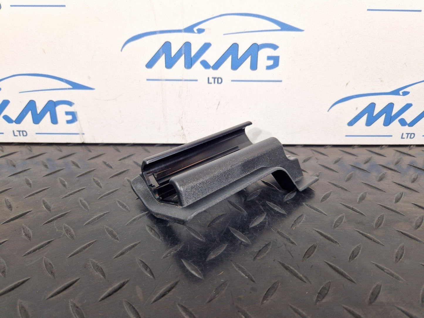 14-21 MERCEDES BENZ C200d W205 OEM FRONT SEAT GUIDE RAIL END COVER A2059190200