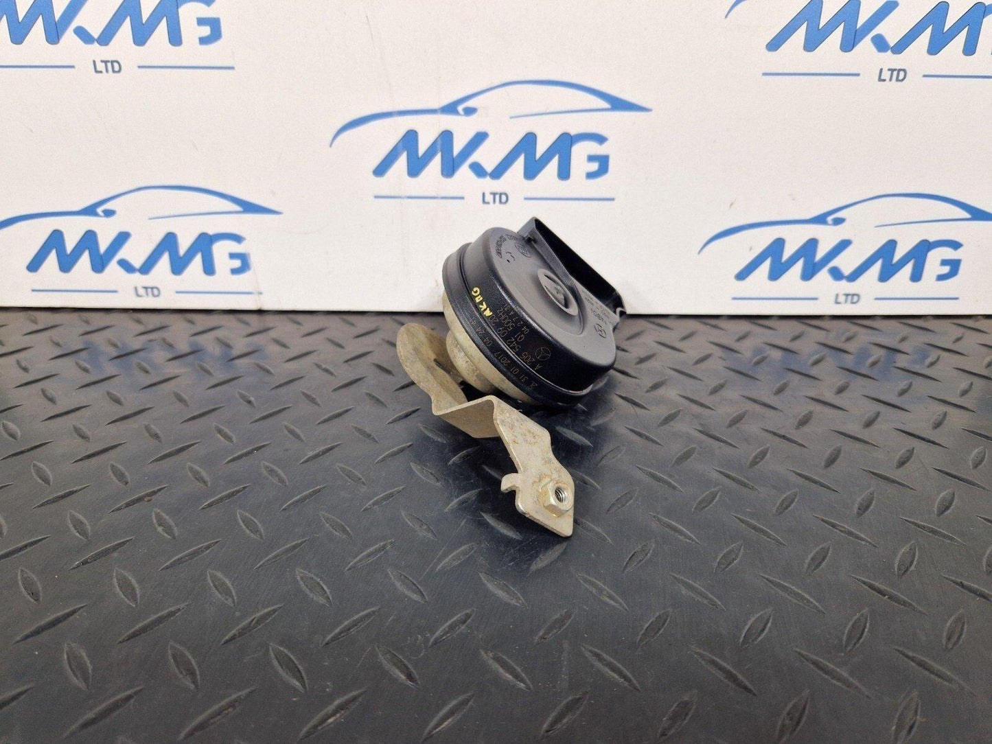 14-21 MERCEDES BENZ C200d W205 GENUINE FRONT LEFT N/S HORN SIGNAL A2055420920