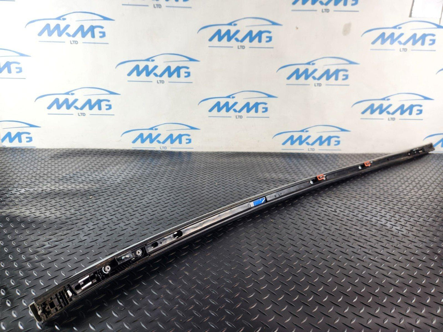 16-22 MERCEDES BENZ X253 GENUINE RIGHT O/S ROOF RAIL RACK A2538900493