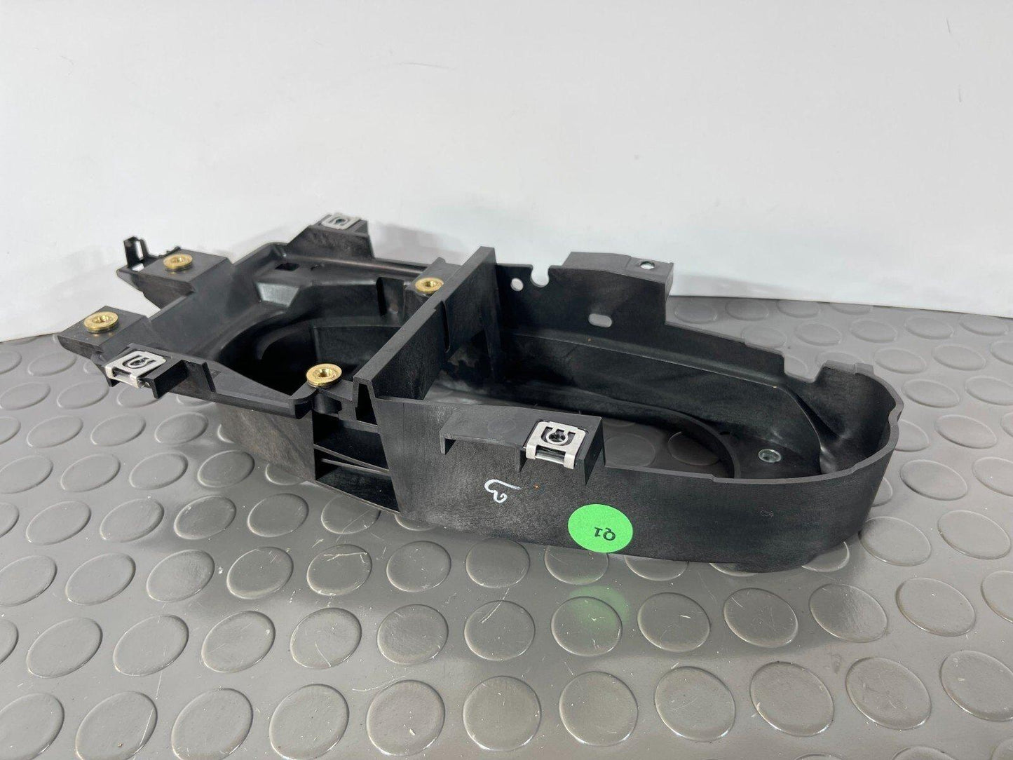 16-19 AUDI A4 B9 ESTATE GENUINE GEAR SHIFTING MECHANISM MOUNTING FRAME 8W2863531