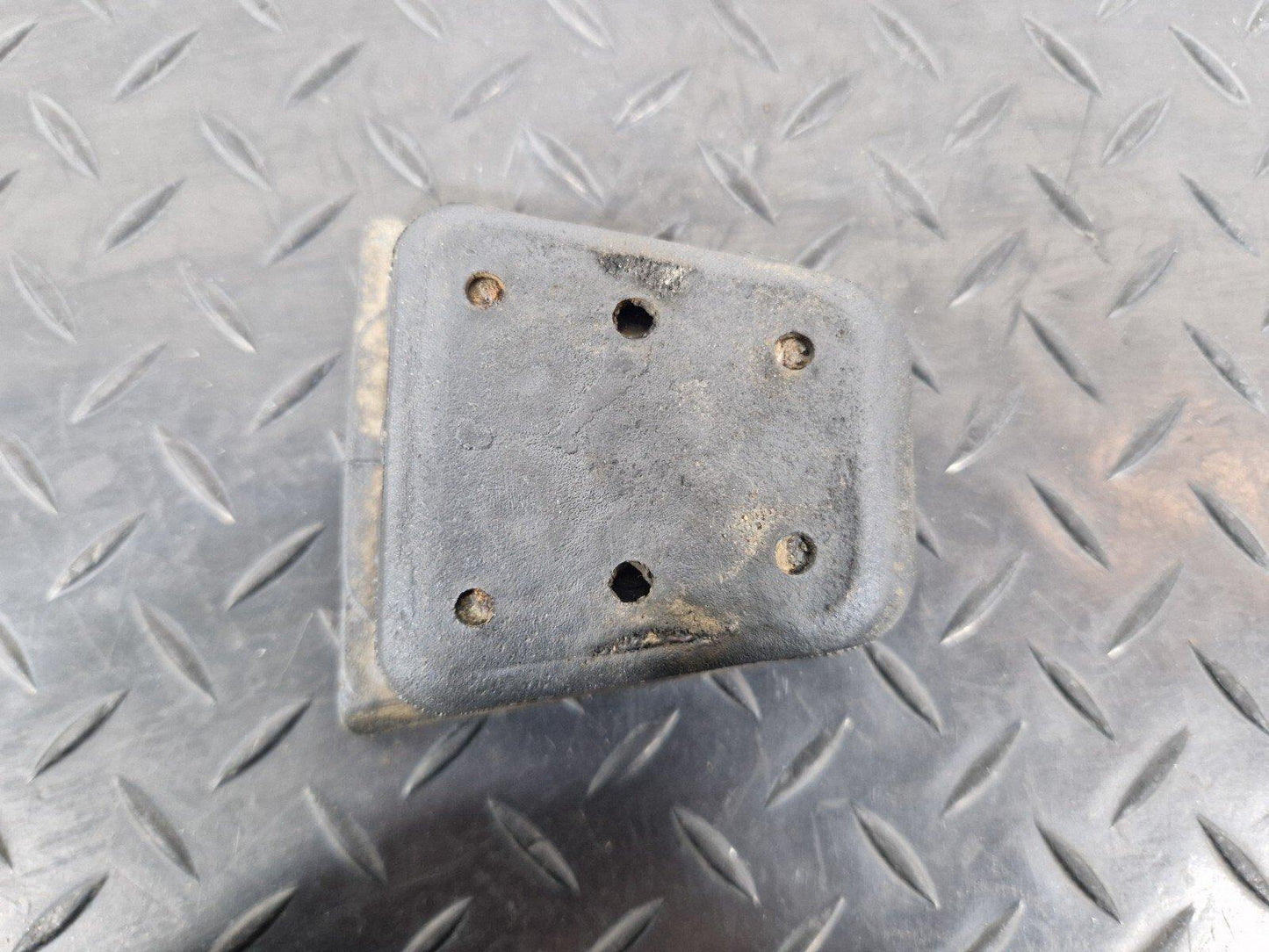 2018-ON MERCEDES BENZ SPRINTER W907 SPRING BEARING A9063220019