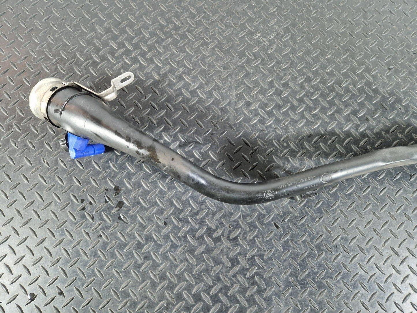 16-22 BMW X1 F48 DIESEL GENUINE OEM TANK FILLER NECK PIPE 7482640 1037582004