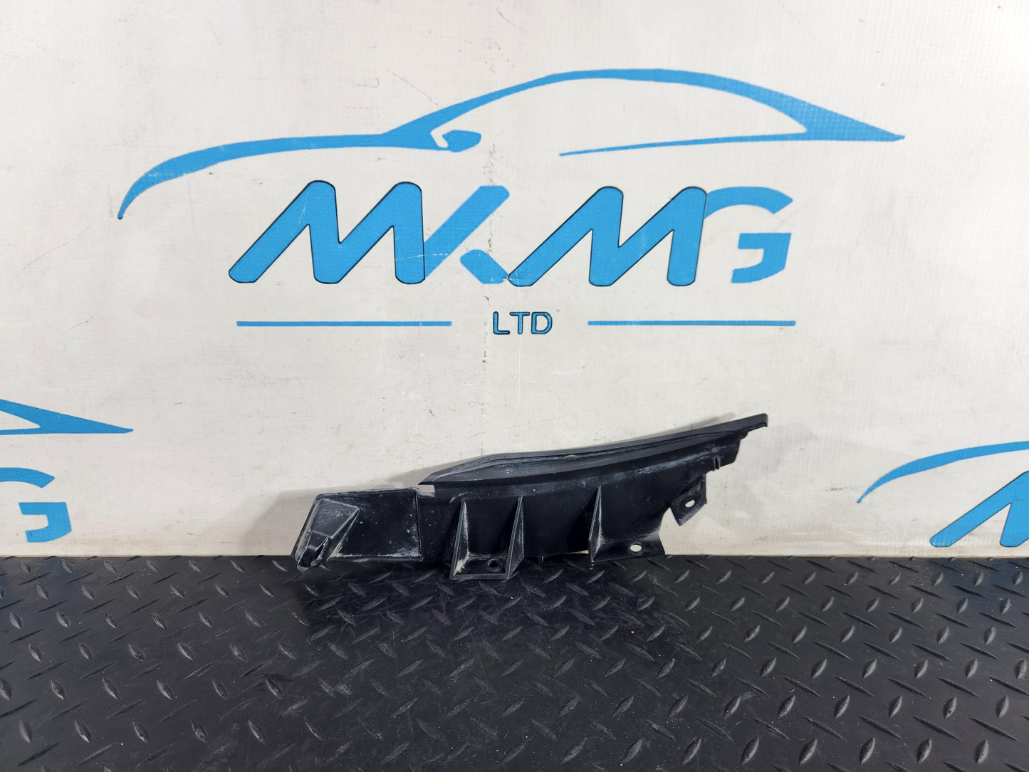 Land Rover Range Rover Evoque L551 Right Side Front Bumper Bracket K8D2-291D00-A