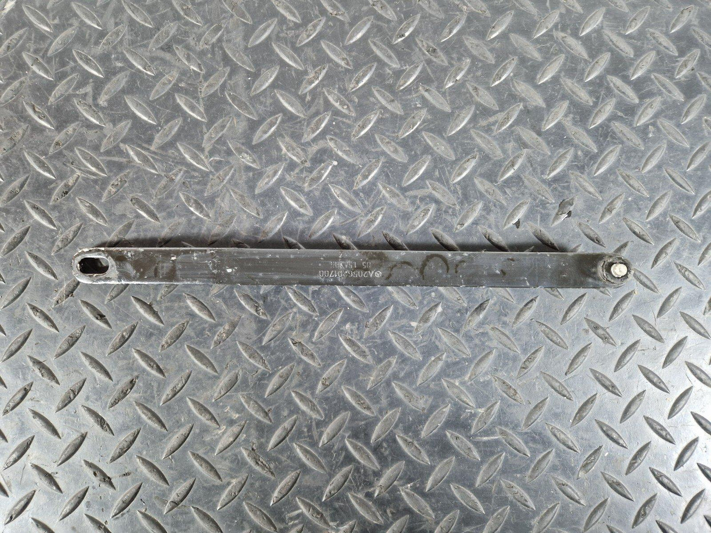 14-21 MERCEDES BENZ C200d W205 REINFORCEMENT RADIATOR SUPPORT STRUT A2056201700