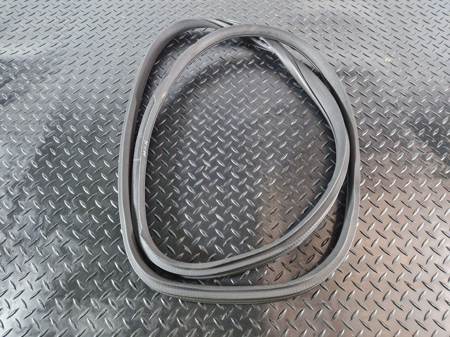 16-22 MERCEDES BENZ X253 REAR DOOR RUBBER SEAL FITS LEFT & RIGHT A2536970251