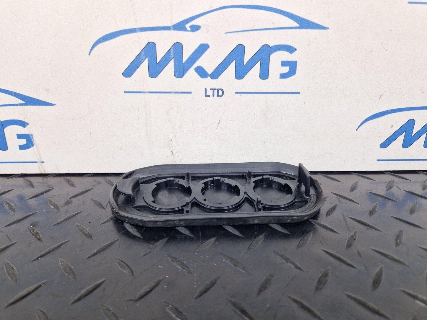 16-19 AUDI A4 B9 S-LINE OEM COOLANT HOSE GROMMET 8W0122291AJ