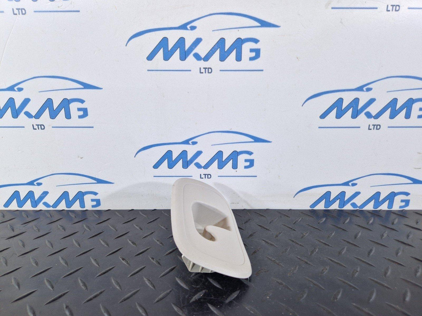 16-19 MERCEDES BENZ GLE W166 REAR RIGHT O/S HEADLINER CLOTHES HANGER A1668100631