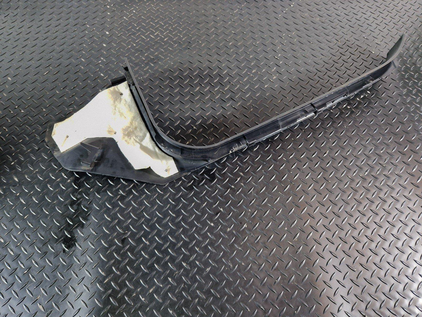 16-19 MERCEDES BENZ GLE W166 LEFT FRONT SILL TRIM COVER A1666801735