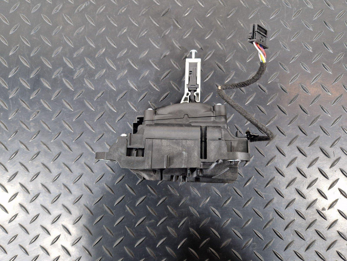 16-19 AUDI A4 AVANT B9 S-LINE GENUINE GEAR SHIFT MECHANISM 8W2713041E