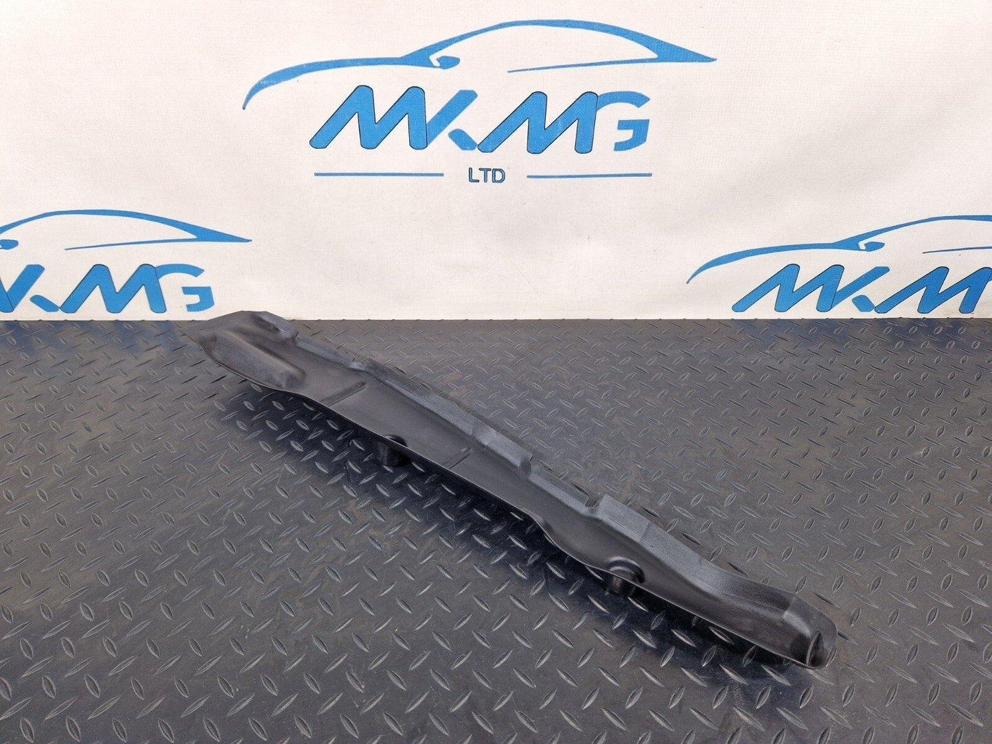 16-19 AUDI A4 AVANT B9 S-LINE FRONT RIGHT WING FILLER INSULATOR 8W0821112