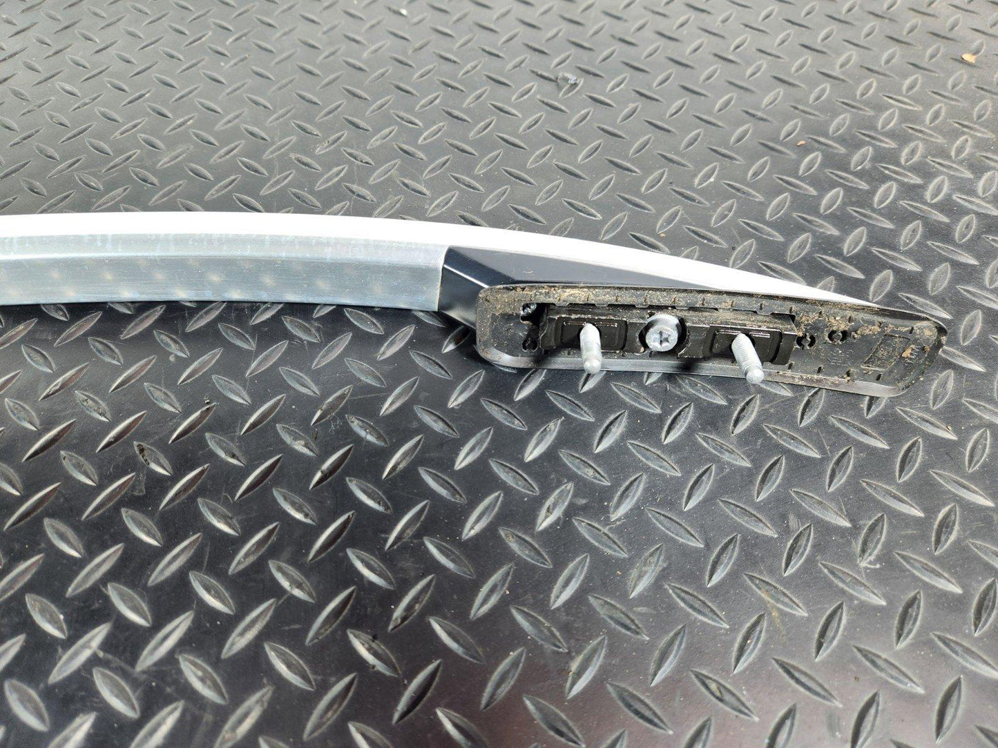 11-19 MERCEDES BENZ ML W166 GENUINE LEFT N/S CHOME ROOF RAIL A1668900393