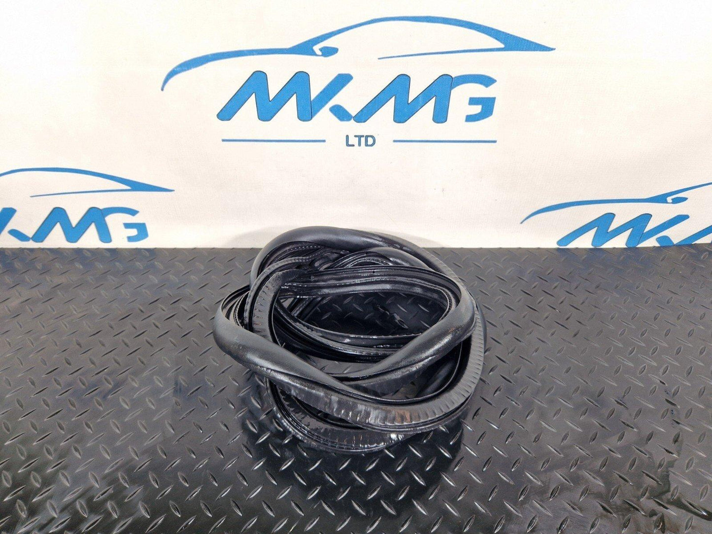 19-ON MERCEDES CLA C118 REAR LEFT DOOR RUBBER SEAL A1186920700