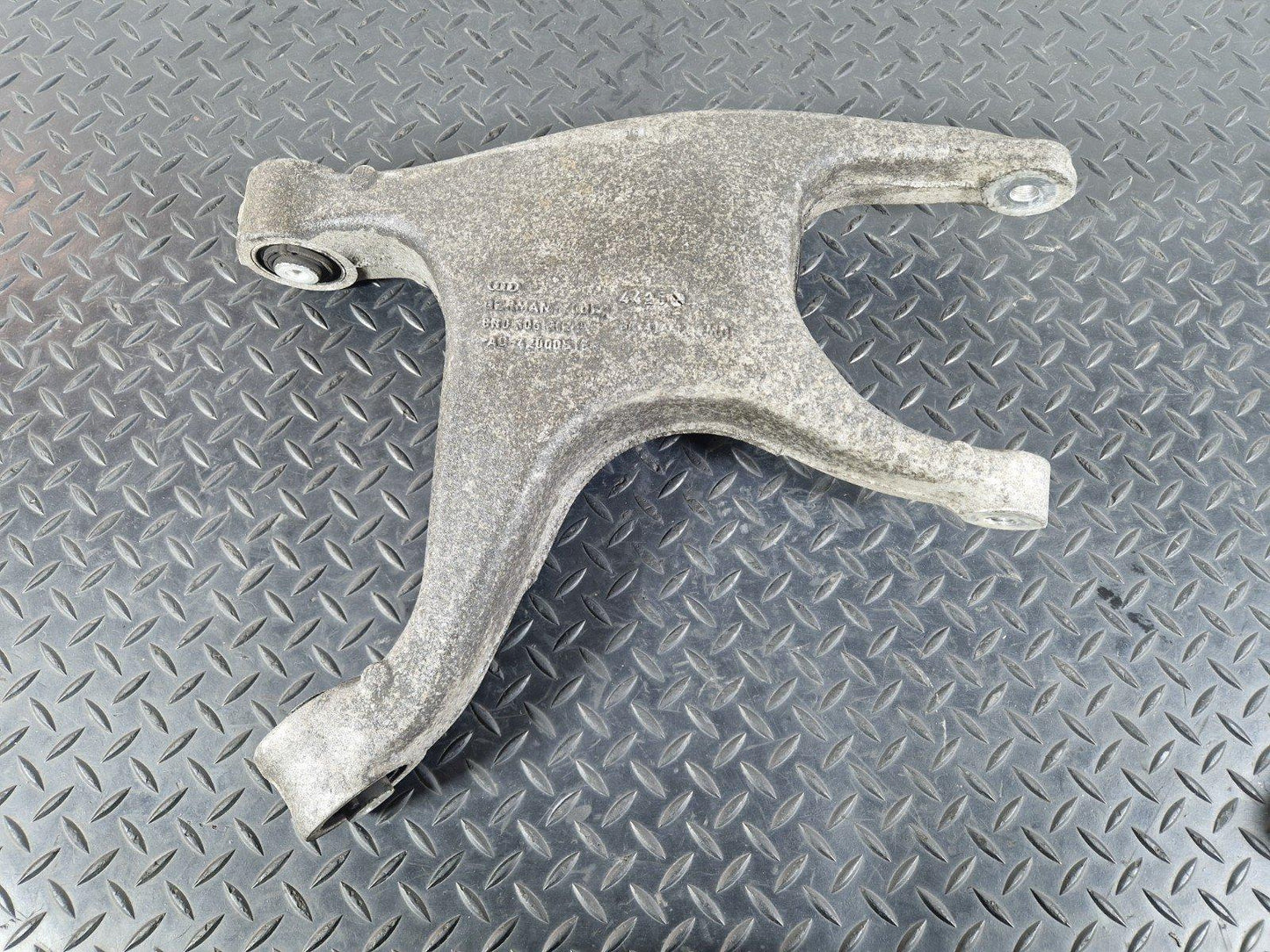 12-18 AUDI A6 C7 GENUINE REAR RIGHT CONTROL ARM 8R0505312F