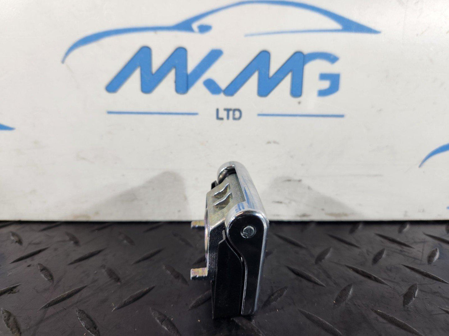 16-20 AUDI Q7 4M GENUINE BOOT TRUNK LUGGAGE HOOK TRIM