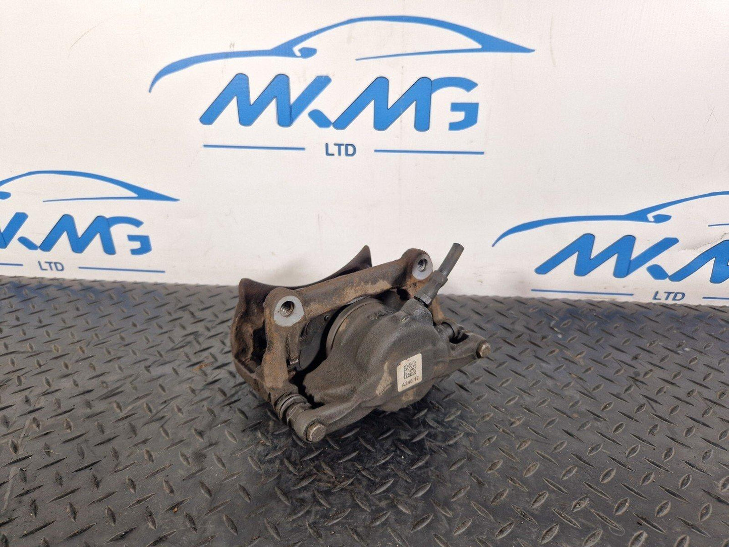 14-20 MERCEDES BENZ GLA X156 FRONT LEFT BRAKE CALIPER A24617