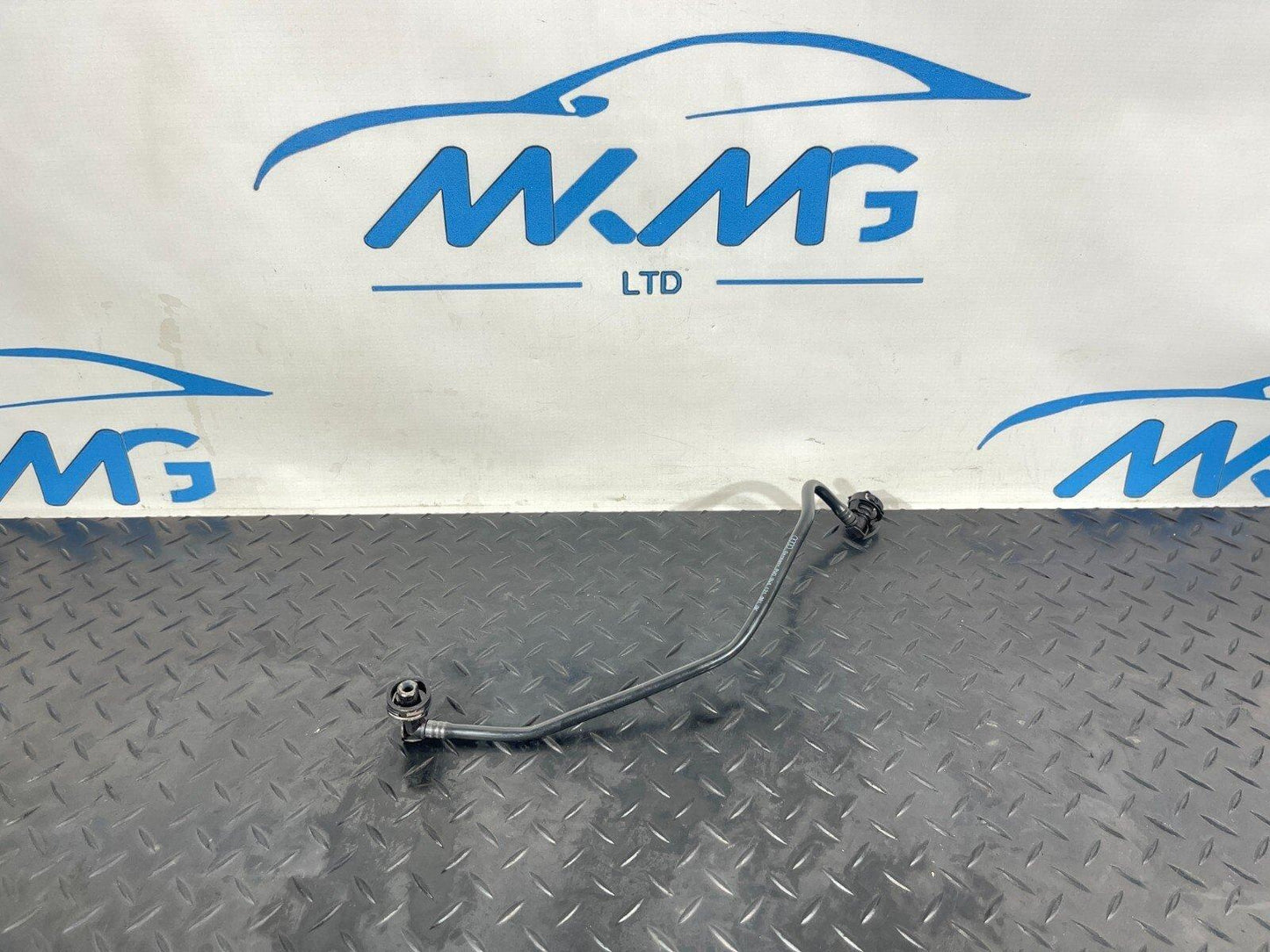 16-19 AUDI A4 B9 AVANT GENUINE BREATHER VACUUM PIPE 8W0121081AK