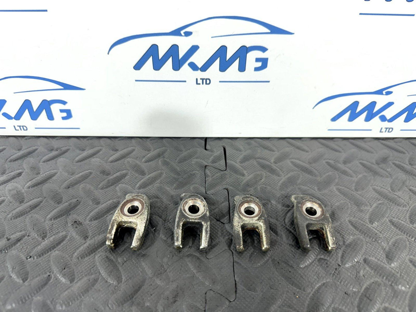 12-18 MERCEDES A B CLASS W176 W246 GENUINE INJECTOR CLAMP X4