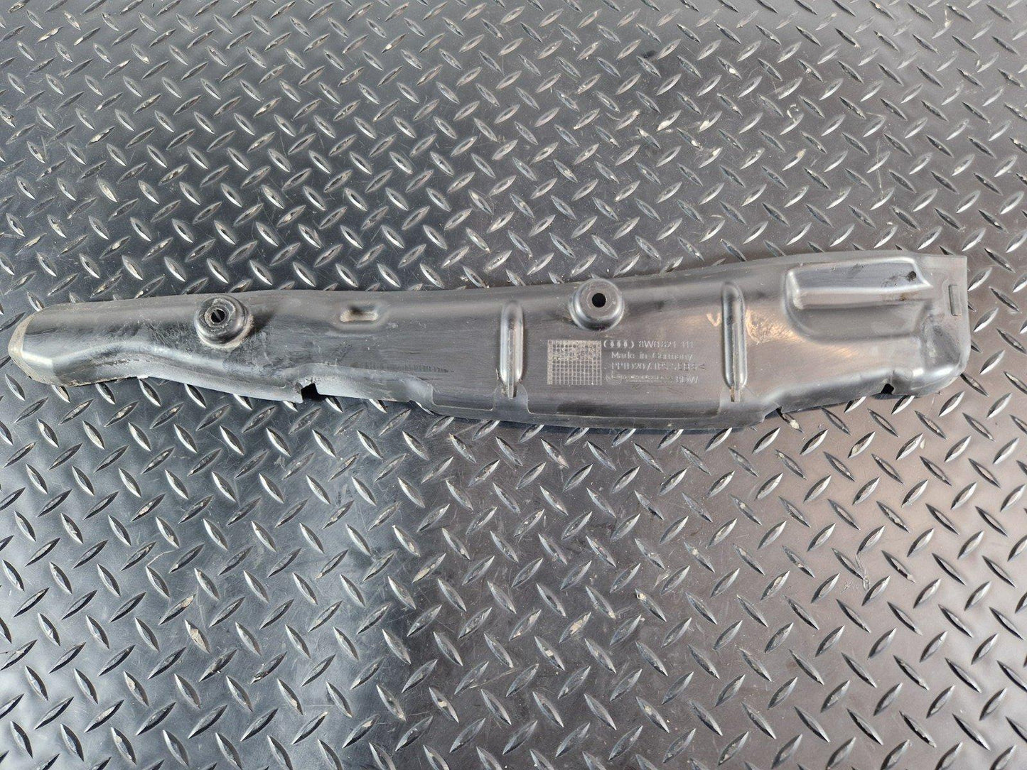 16-19 AUDI A4 B9 GENUINE FRONT LEFT SIDE WING FENDER COVER 8W0821111