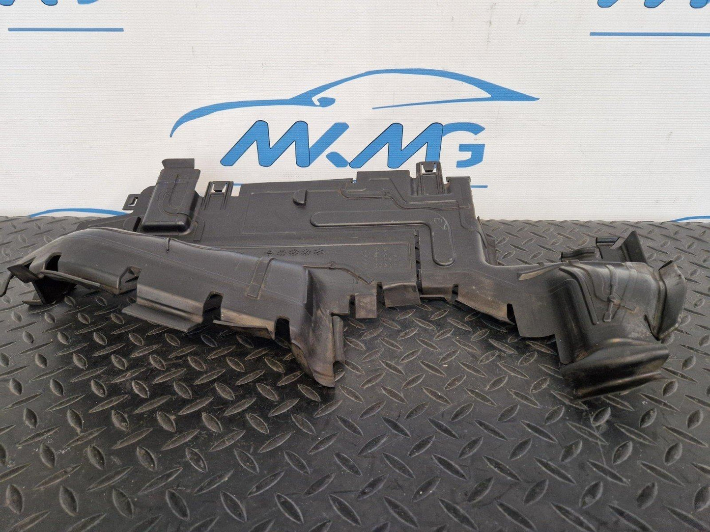 16-20 AUDI Q7 4M GENUINE AIR GUIDE RADIATOR 4M0121283CK