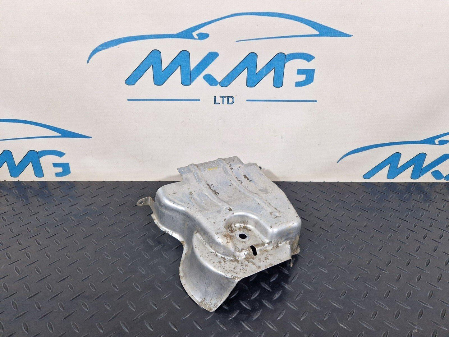 14-21 MERCEDES BENZ C200d W205 OEM RIGHT ENGINE PROTECTION SHIELD A2052410734