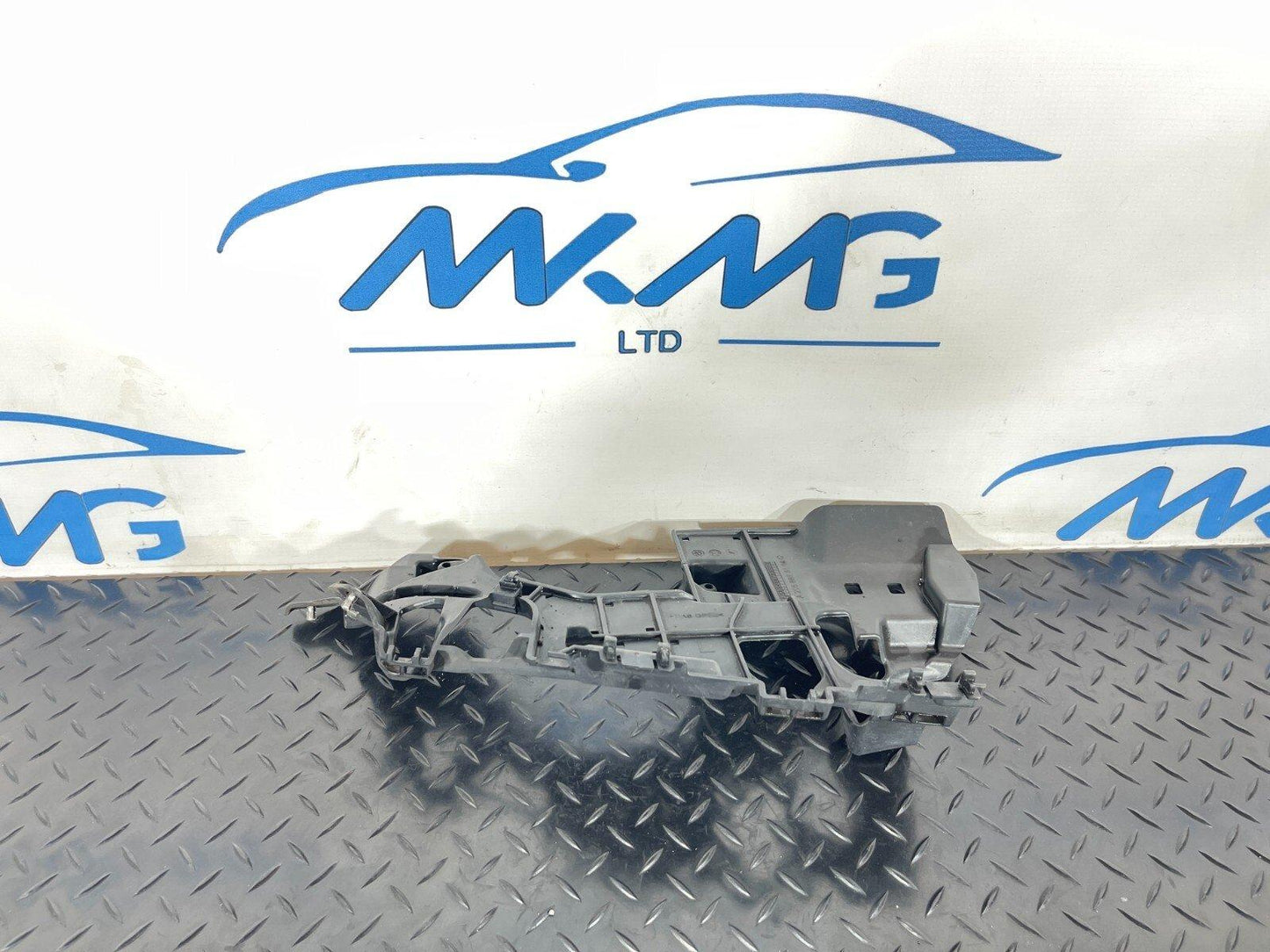 14-21 MERCEDES BENZ C350E W205 REAR LEFT BUMPER BRACKET A2058855114