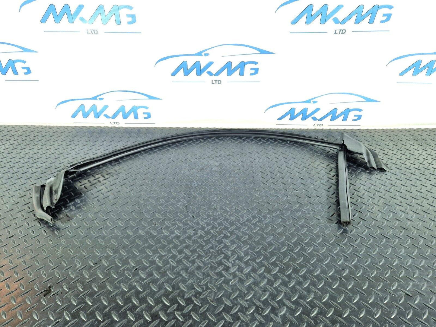 16-24 AUDI A5 F5 COUPE OEM LEFT DRIVER SIDE DOOR WINDOW SEAL 8W6837479B