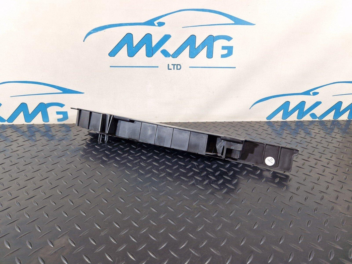 14-21 MERCEDES BENZ C300h W205 BOOT TRUNK LEFT COVER BRACKET TRIM A2056840126