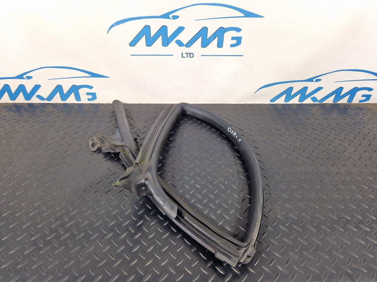 10-18 AUDI A7 4G S-LINE REAR RIGHT DOOR UPPER RUBBER WEATHER SEAL 4G8845696