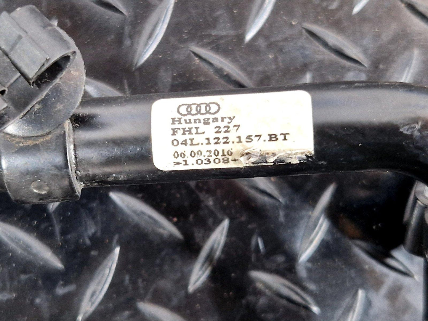 16-19 AUDI A4 B9 S-LINE QUATTRO Water Coolant Cooling Pipe Hose 04L122157BT