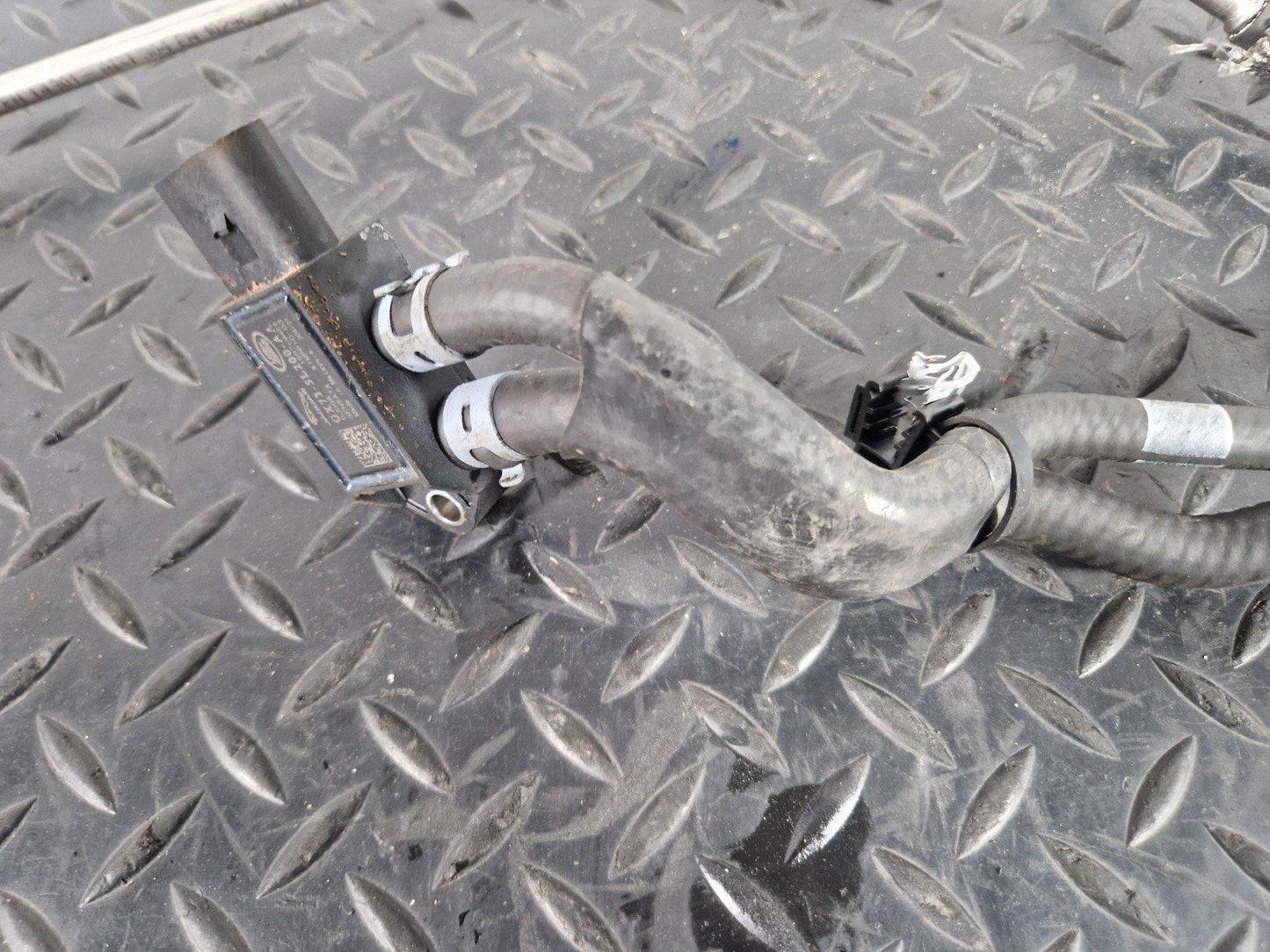 19-ON RANGE ROVER EVOQUE L551 EXHAUST PRESSURE SENSOR & LINES GX735L200AA