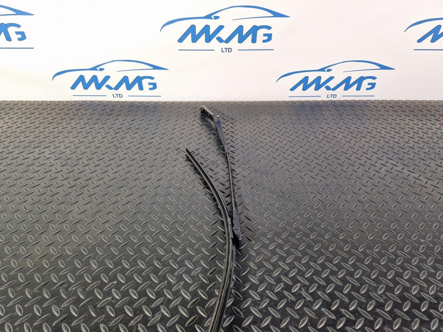 15-18 AUDI A7 4G RIGHT SIDE FRONT WIPER ARM WINDSCREEN WIPER 4G2955408D