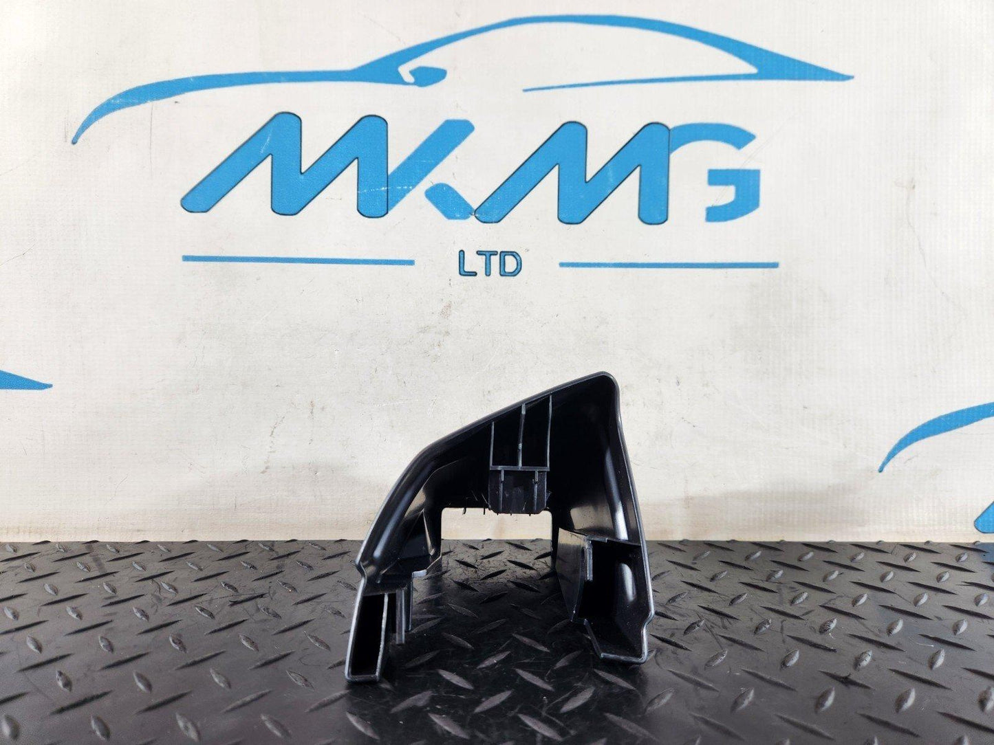 16-20 AUDI Q7 4M GENUINE REAR SEAT FRONT OUTER TRIM 4M0883688