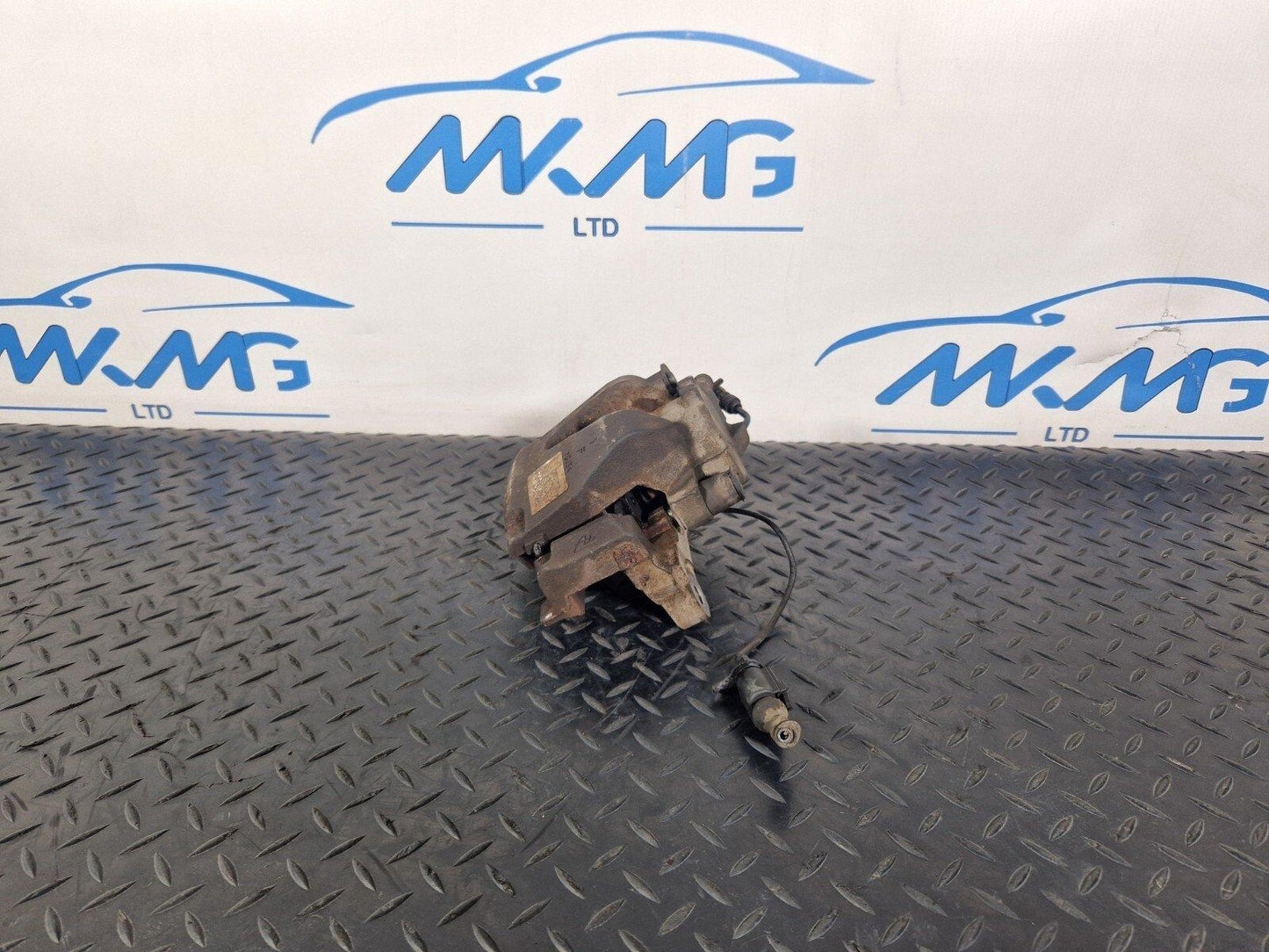 16-19 AUDI A4 B9 GENUINE PASSENGER SIDE FRONT BRAKE CALIPER 8W05BQ