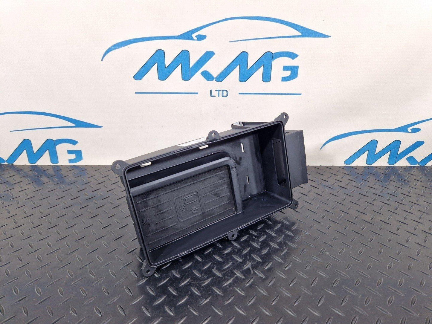 16-19 AUDI A4 AVANT B9 S-LINE OEM WIRELESS CHARGING PAD 8W0864981B