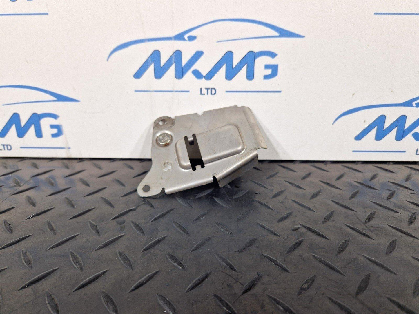 18-ON MERCEDES A CLASS W177 PARTICULATE FILTER PRESSURE SENSOR MOUNT A6541427400