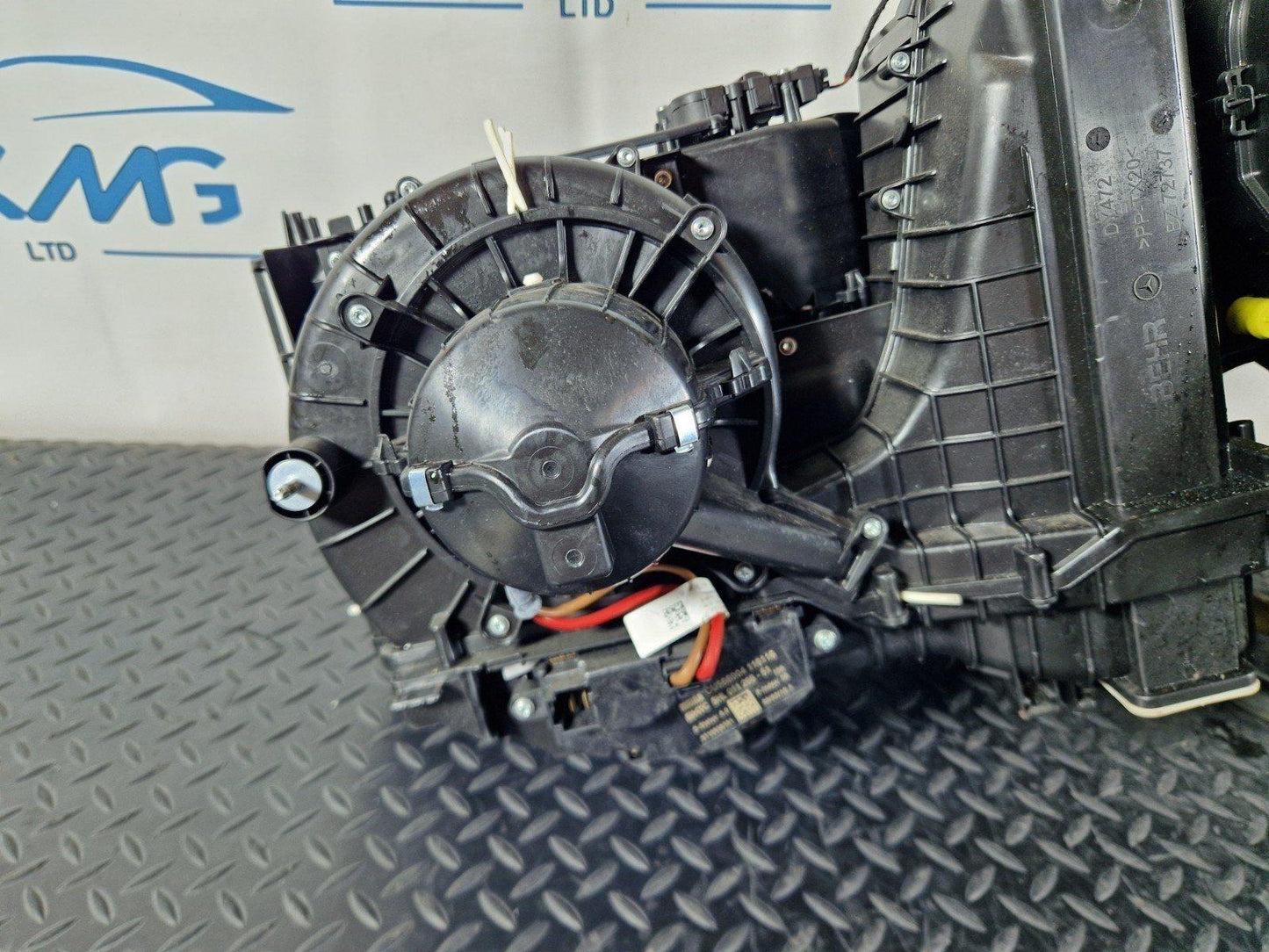 14-23 MERCEDES VITO W447 GENUINE HEATER MATRIX BLOWER BOX HOUSING A4478308200
