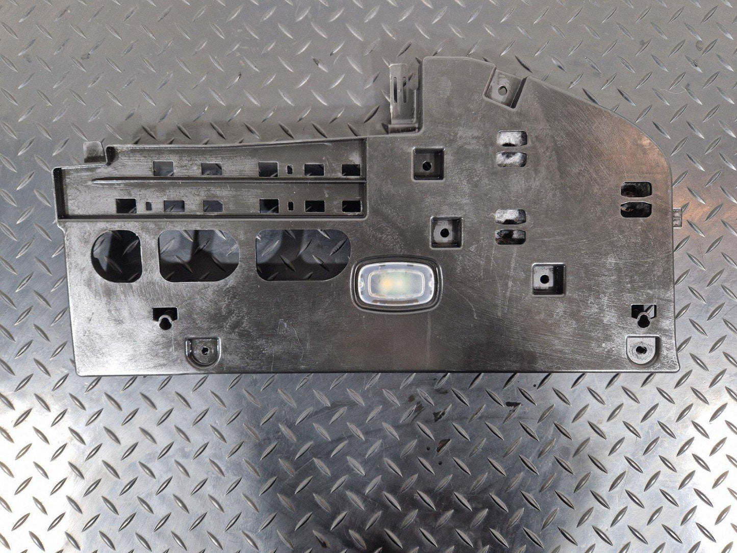 19-ON MERCEDES B CLASS W247 FRONT LEFT DASHBOARD LOWER TRIM COVER A2476809000