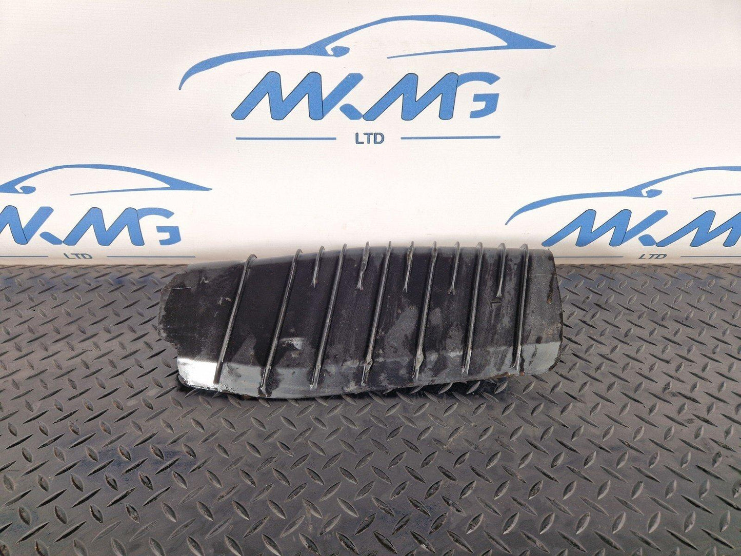 16-24 AUDI A5 F5 GENUINE REAR LEFT CONTROL ARM COVER 8W0505415E