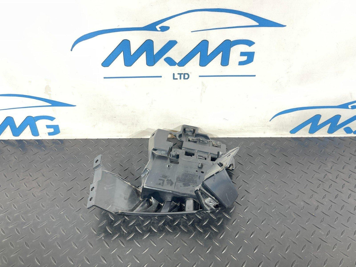 2019-ON  LAND ROVER DISCOVERY L550 REAR LEFT BUMPER BRACKET LK7217E801A