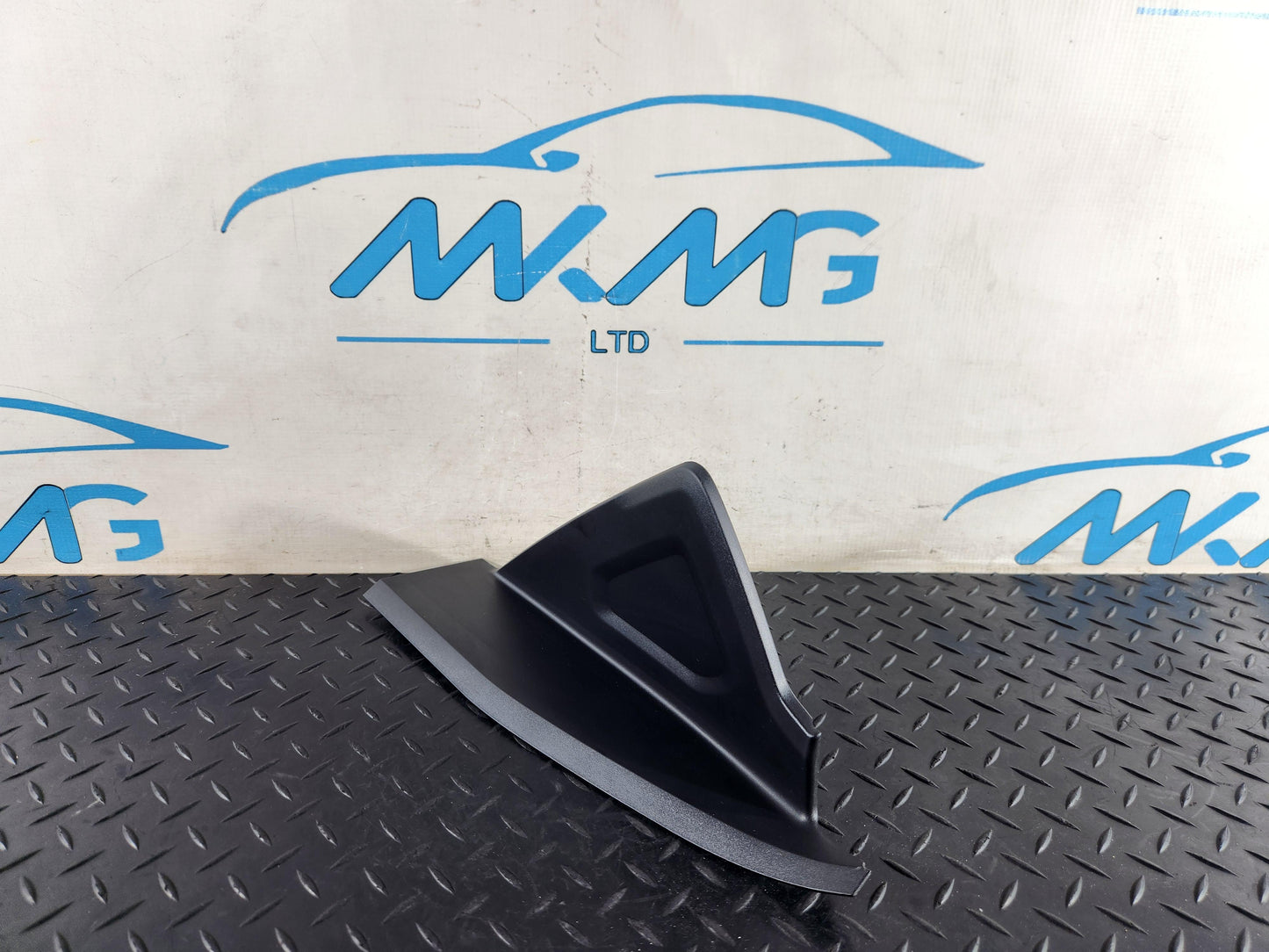 Land Rover Range Rover Evoque Right O/S Driver Dashboard Trim K8D2-04480-A