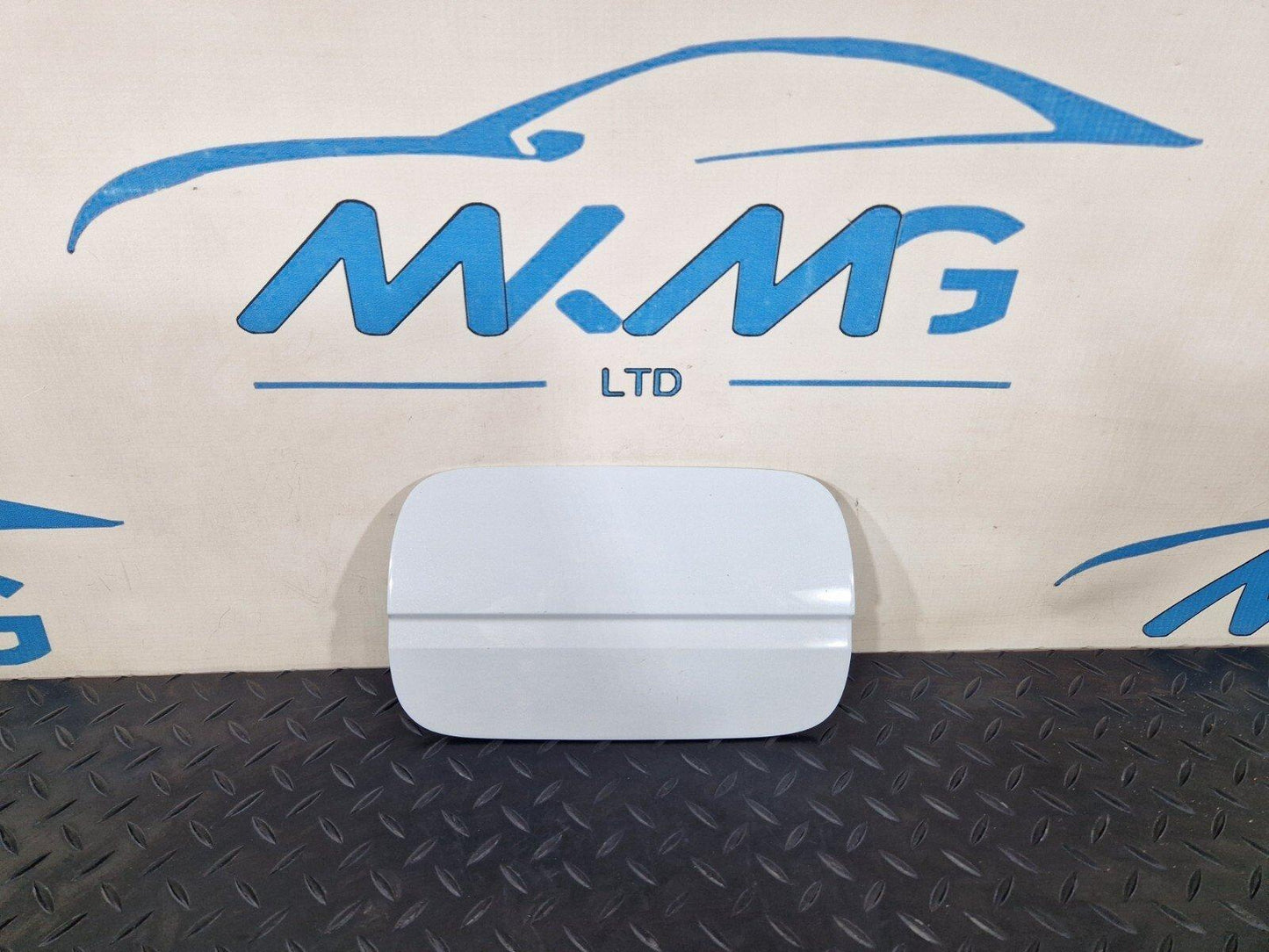 16-19 AUDI A4 B9 S-LINE GENUINE FUEL DOOR FLAP IN GLACIER WHITE 8W0809907 LS9R