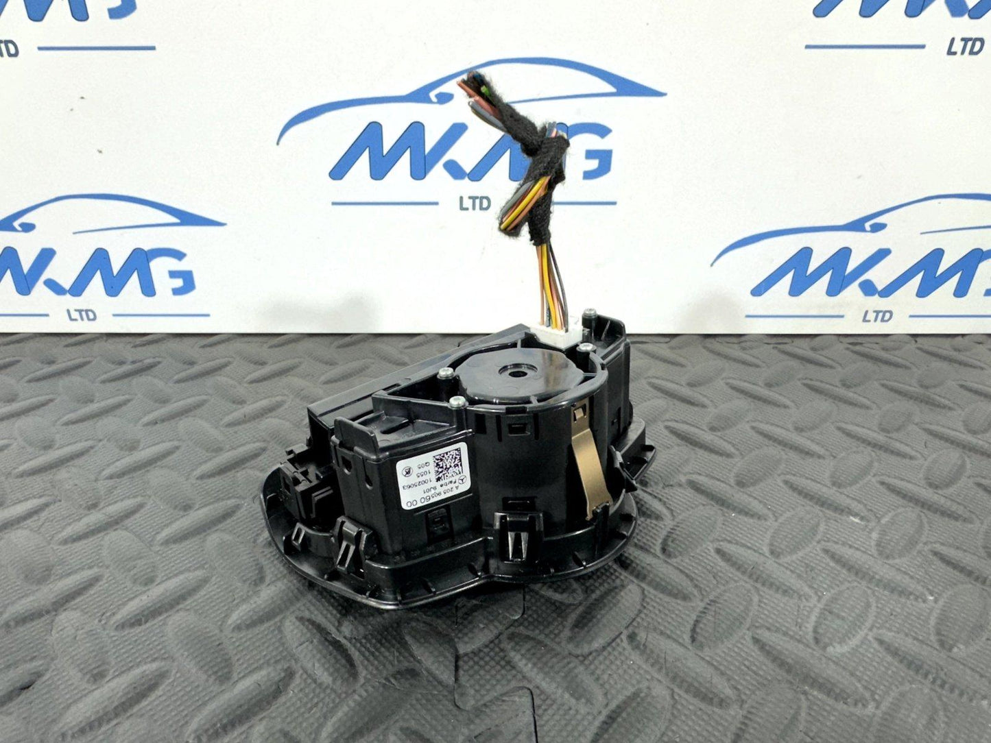14-21 MERCEDES BENZ C300 W205 GENUINE HEADLIGHT CONTROL SWITCH A2059056000