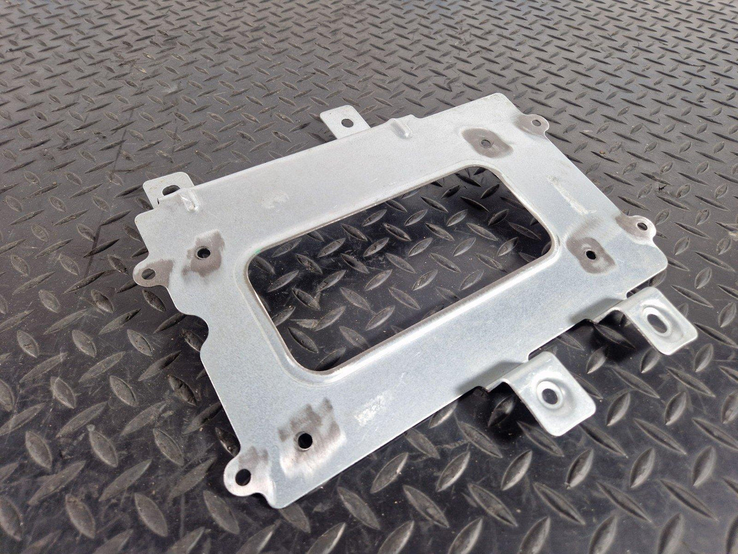 19-ON RANGE ROVER EVOQUE L551 AUDIO MODULE BRACKET MOUNT M8D2112D48AA