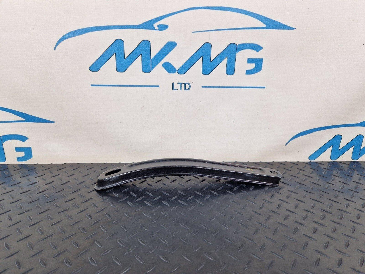 14-21 MERCEDES BENZ C220d W205 FRONT AXLE CARRIER BRACING BRACKET A2056282000
