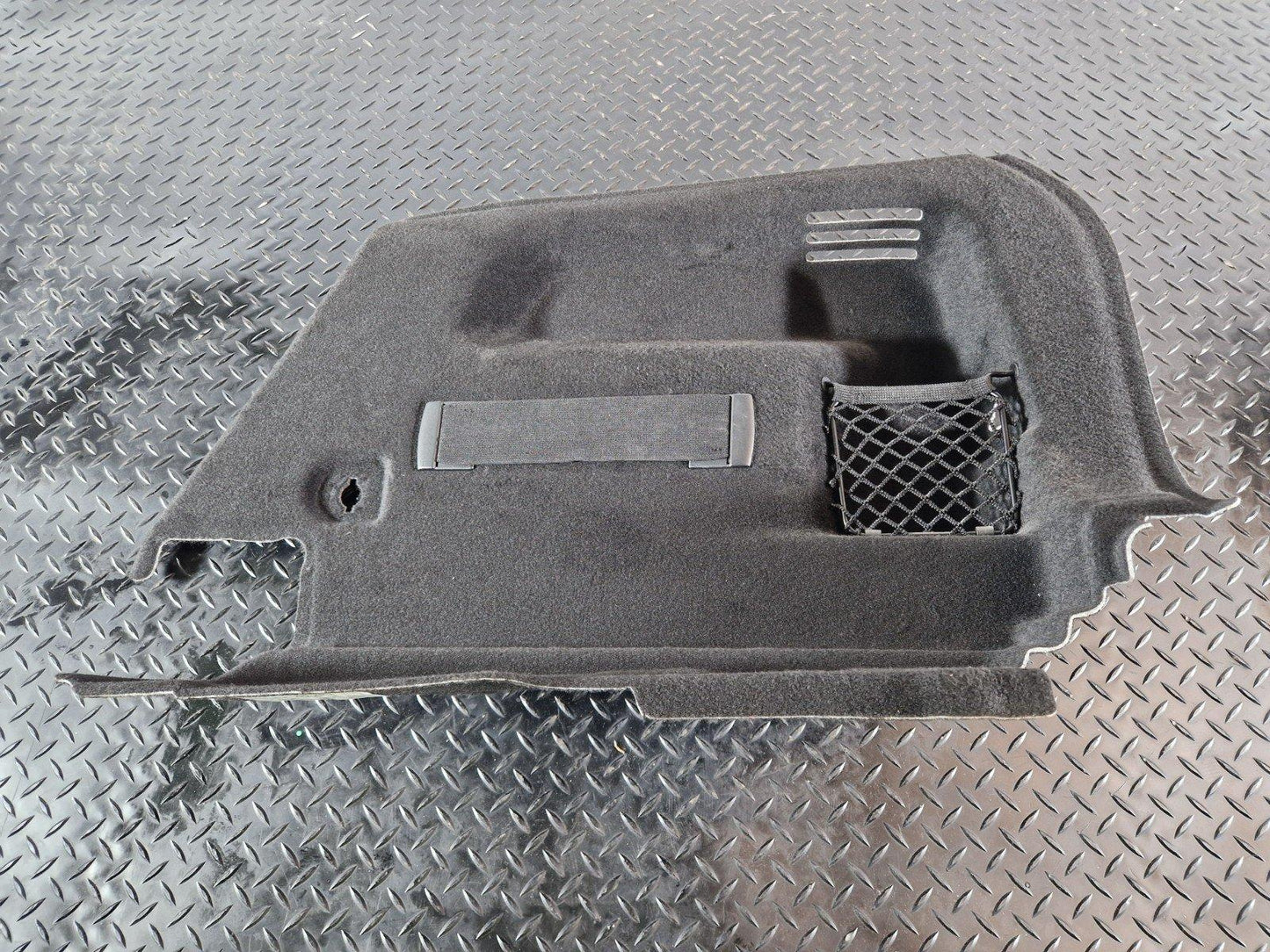 19-ON MERCEDES BENZ B CLASS W247 GENUINE REAR RIGHT SIDE TRUNK TRIM A2476905403