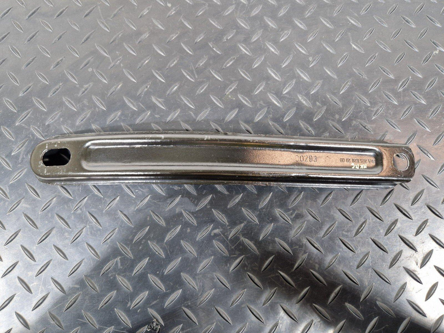 14-21 MERCEDES BENZ C200d W205 FRONT AXLE CARRIER BRACING BRACKET A2056282000
