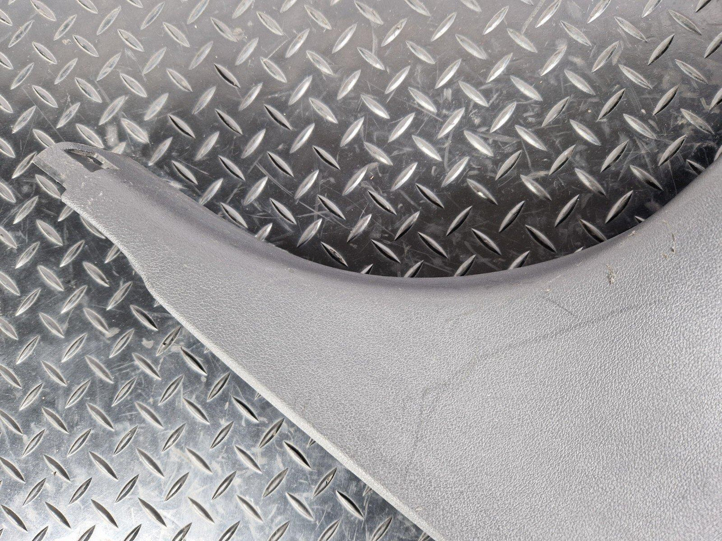 BMW 2 SERIES GRAN COUPE F44 COLUMN BOTTOM COVER DRIVER SIDE BPILLAR TRIM 7475576